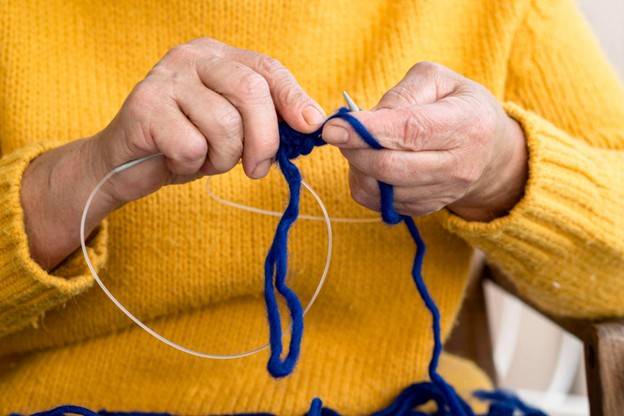 How to Use Tunisian Crochet Hooks with Cables: A Beginner’s Guide ...