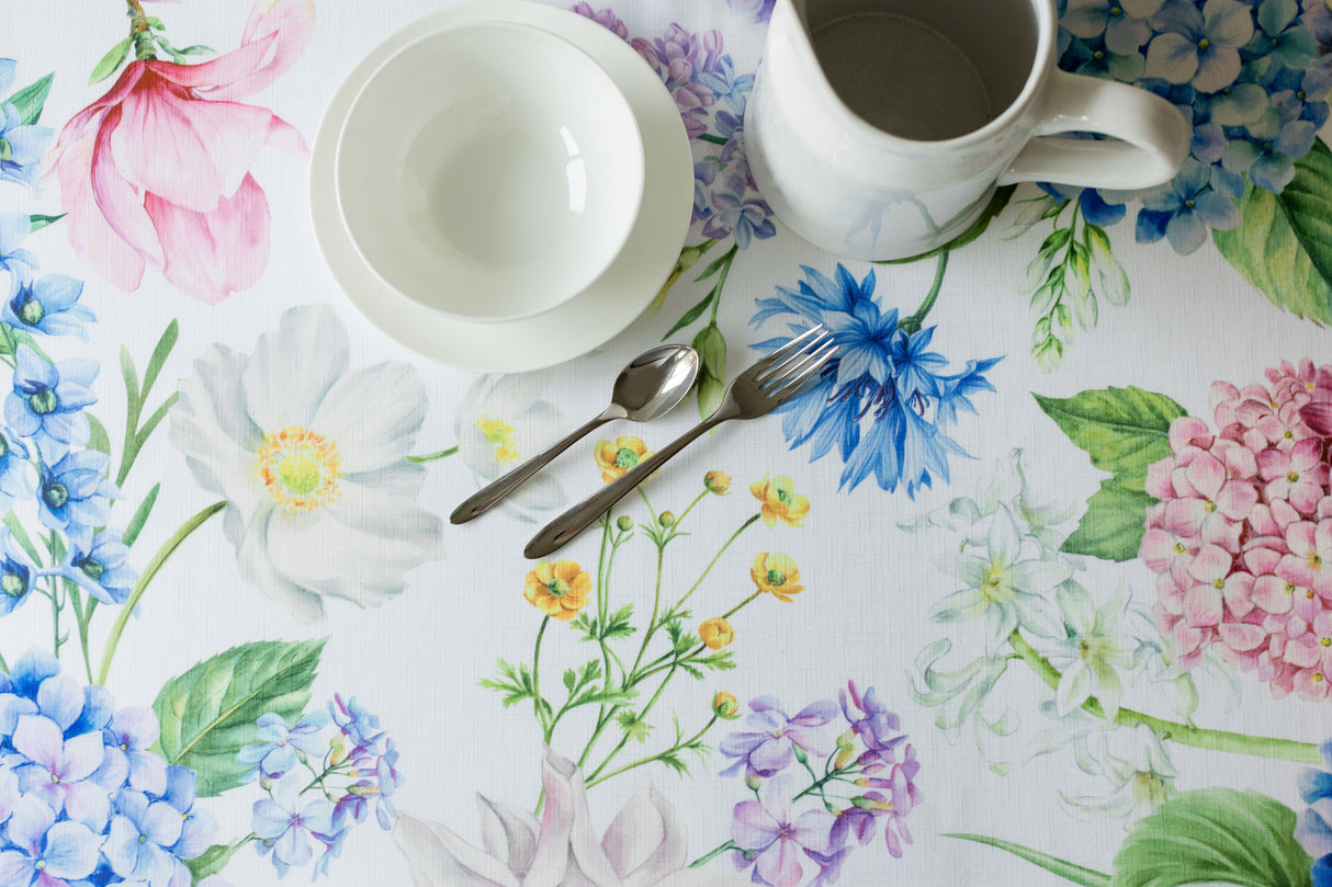 Hampton Garden Shaped Edge Tablecloth