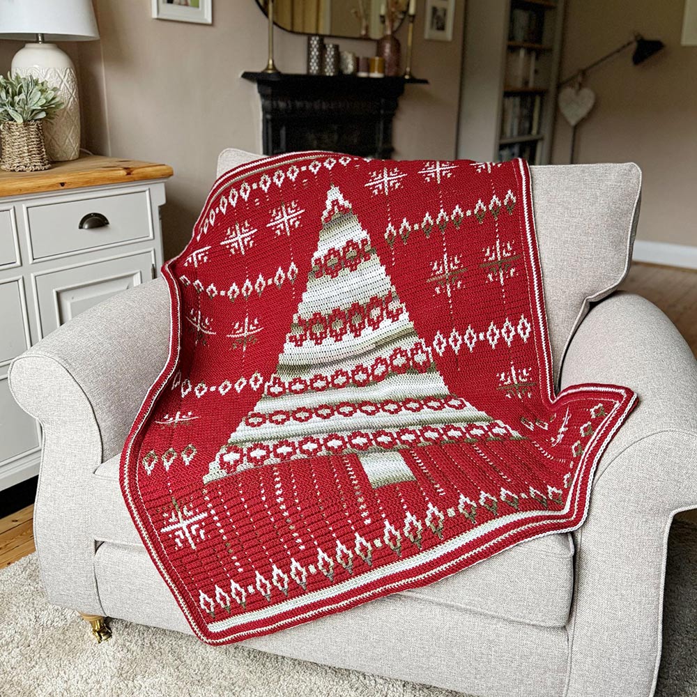 Yuletide Blanket with Patterned Tree Crochet Kit