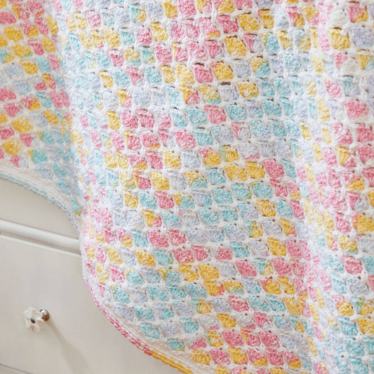 Couverture pour bébé au crochet Criss Cross Hearts