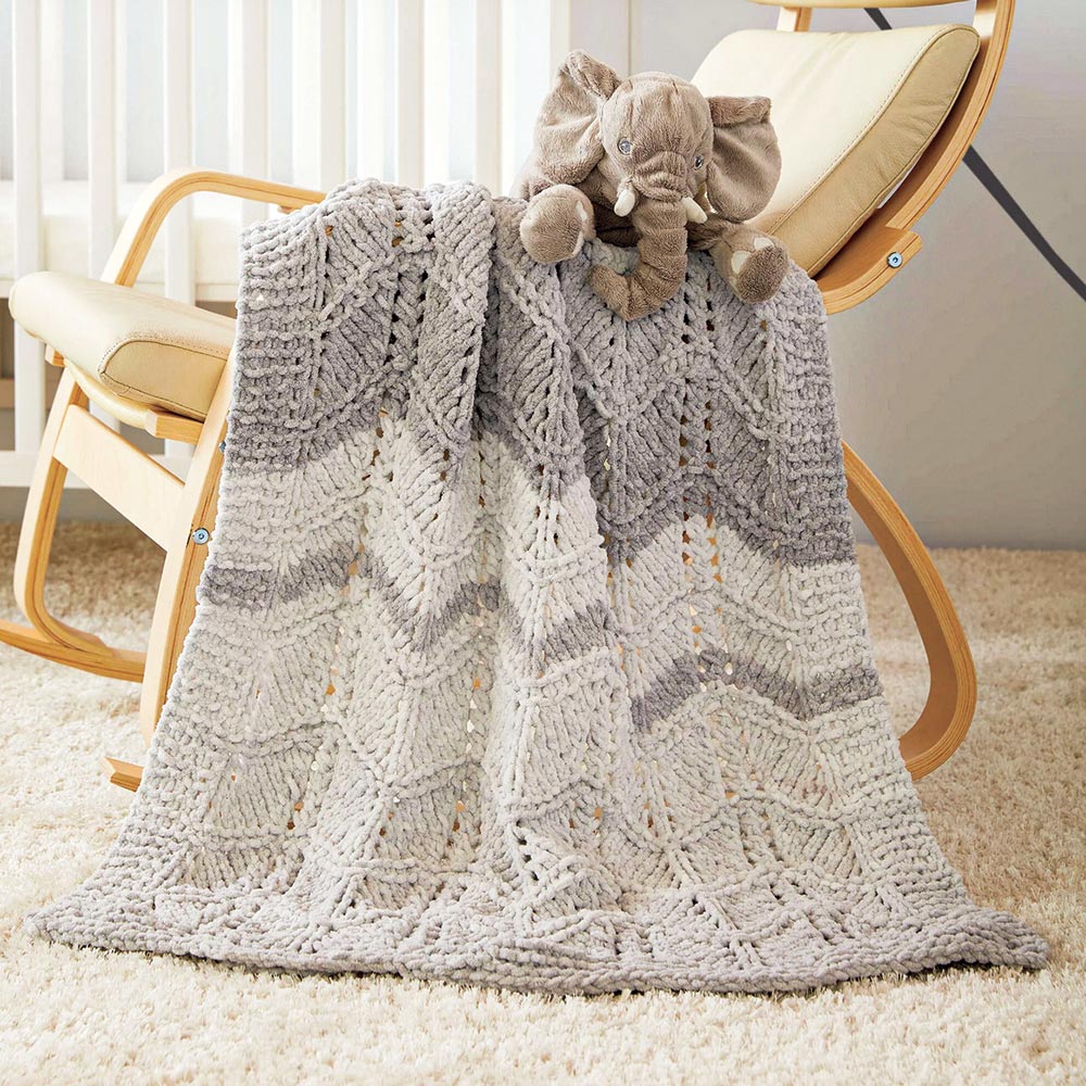 Free Lacy Chevrons Baby Blanket Pattern