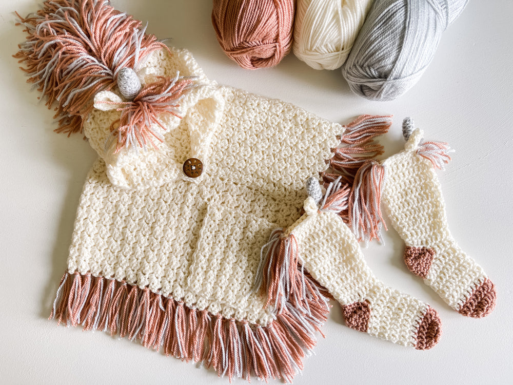 Poncho et chaussettes licorne à capuche