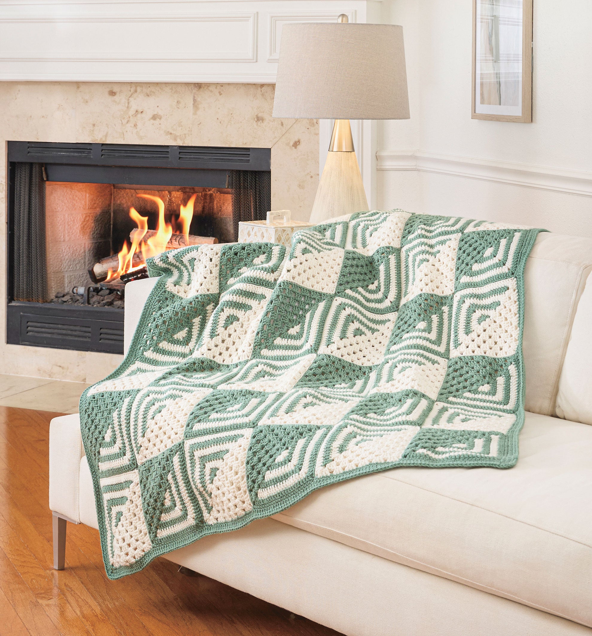 Modern Granny Throw – Mary Maxim