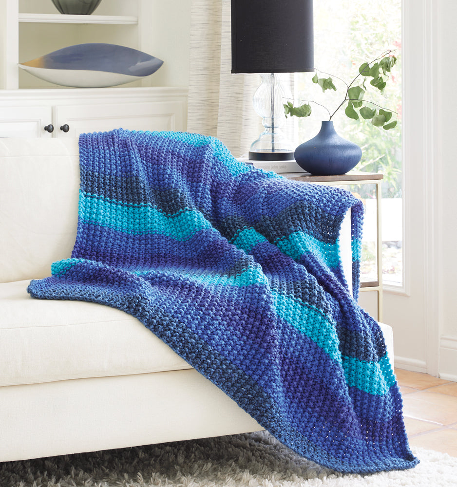 Reversible Pillow with Cozy Jumbo Yarn - Free Crochet Pattern - Nicki's  Homemade Crafts