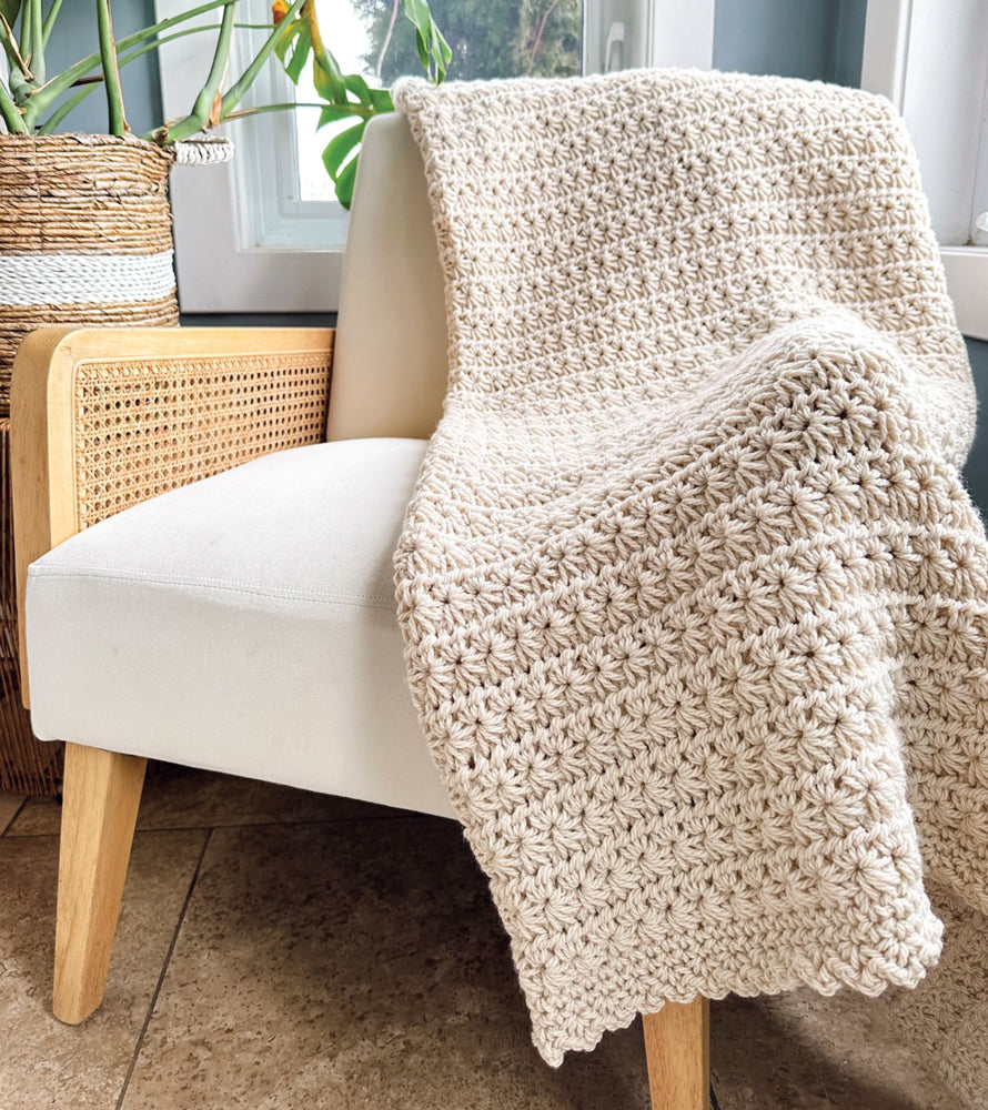 Easy Chunky Knit Look Blanket: Free Pattern and Tutorial  Chunky crochet  blanket, Chunky crochet blanket pattern free, Chunky yarn crochet pattern