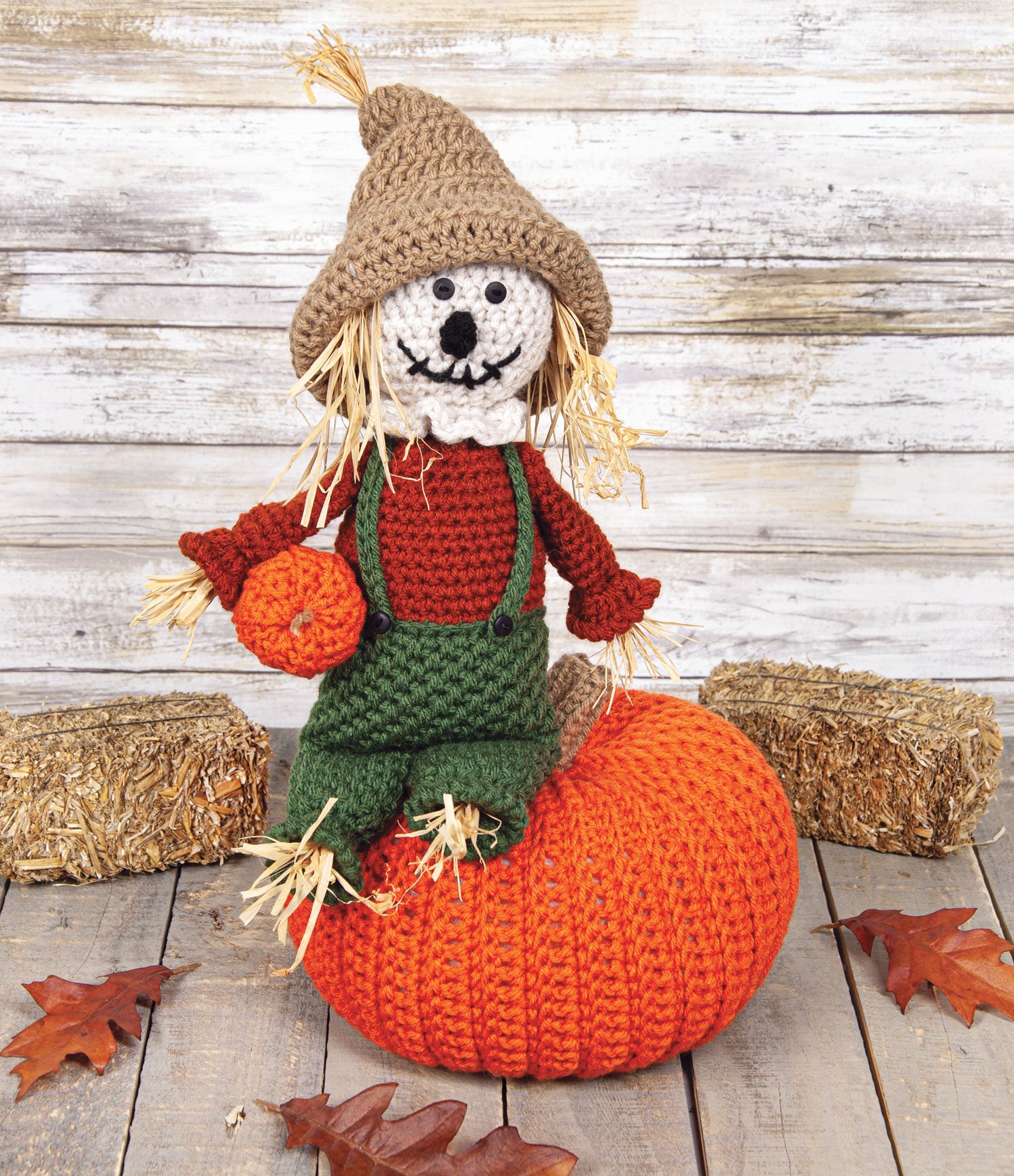 Scarecrow & Pumpkin Crochet Centerpiece – Mary Maxim