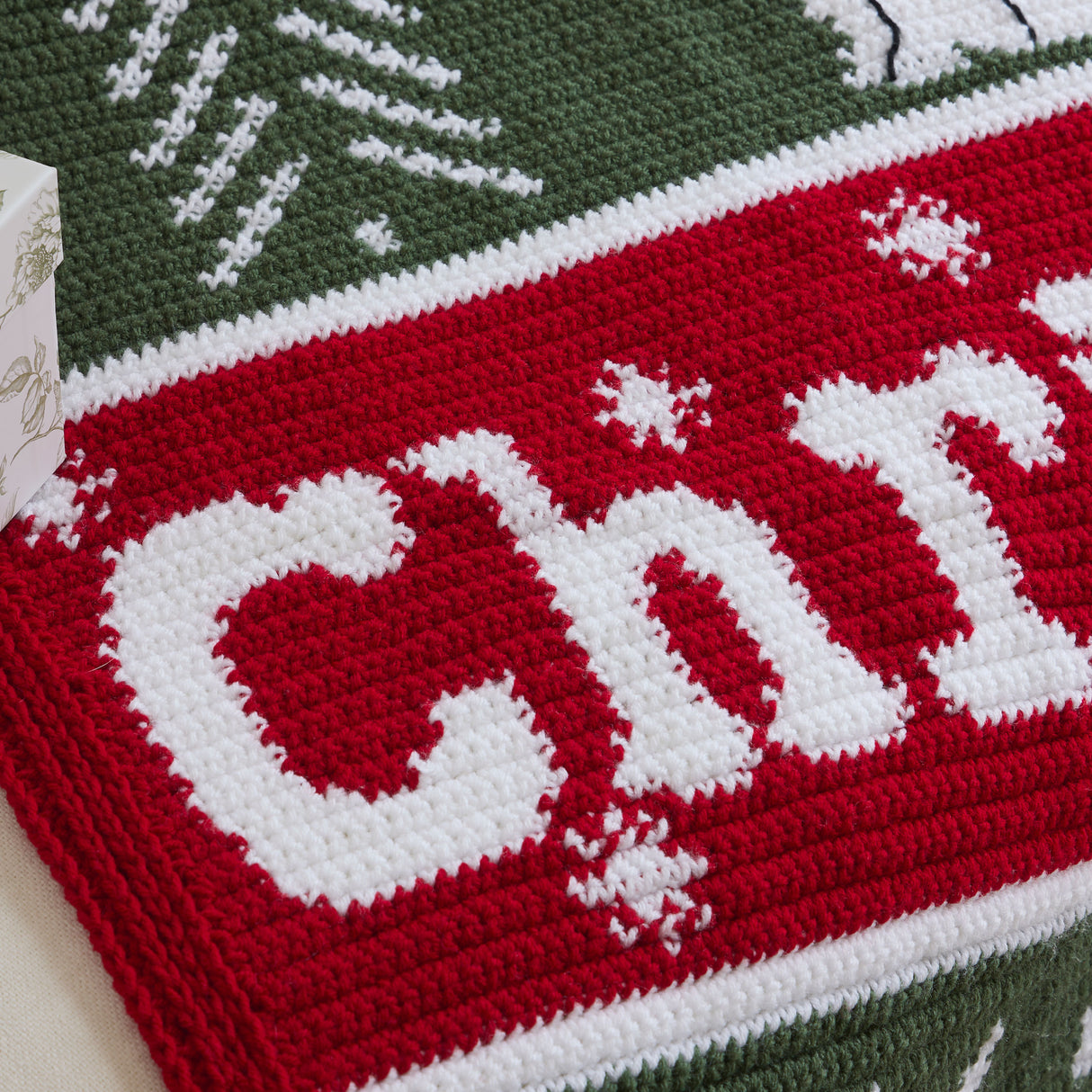 Meowy Christmas Crochet Blanket