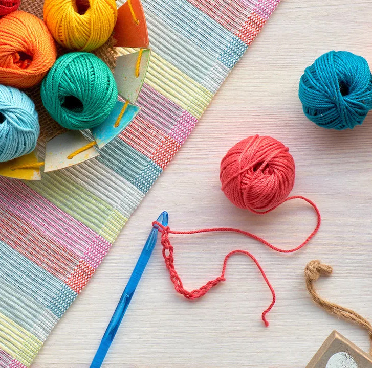 Crochet vs. Knitting: What's the Difference & How to Choose – Darn Good Yarn