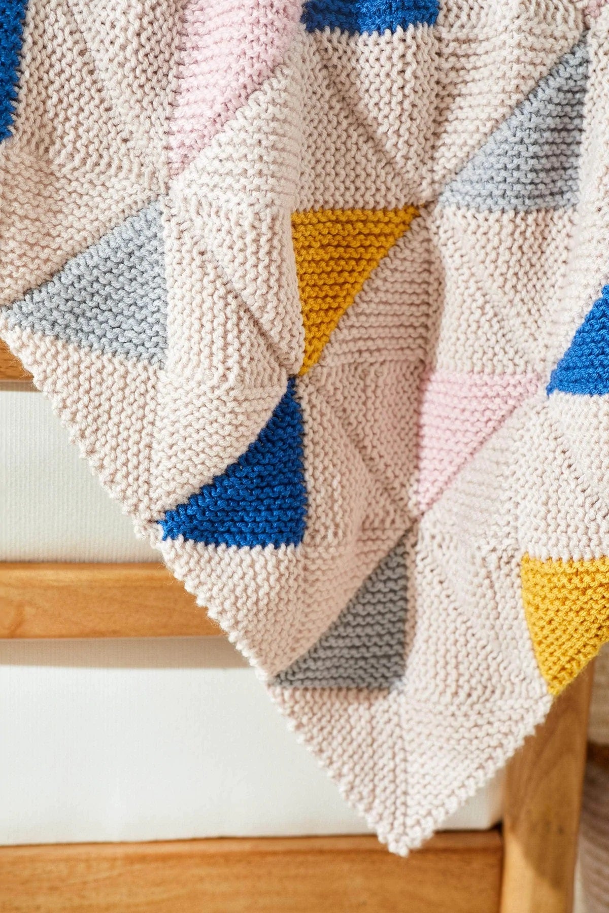 Free Mod Triangle Knit Blanket Pattern
