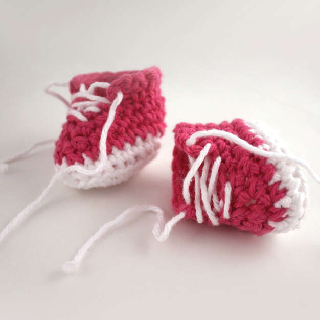 Modèle gratuit de poupée Lily pour la rentrée scolaire