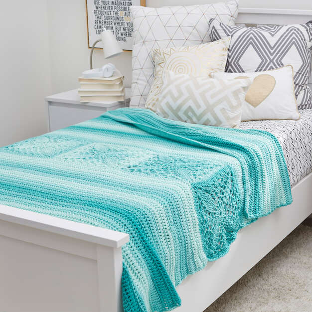 Free Crochet Pretty SquaresinaRow Bed Throw Pattern Mary Maxim