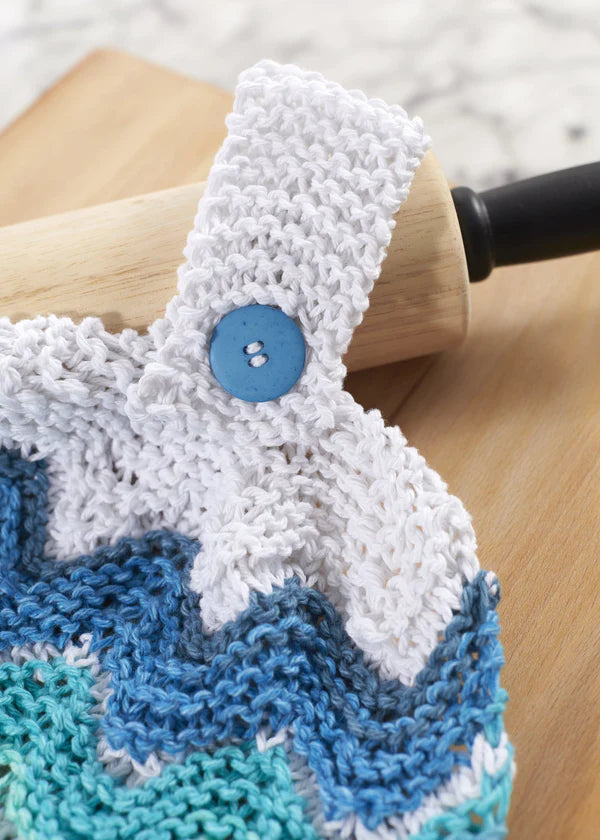 Patrón de toalla de cocina con rayas de chevron gratis