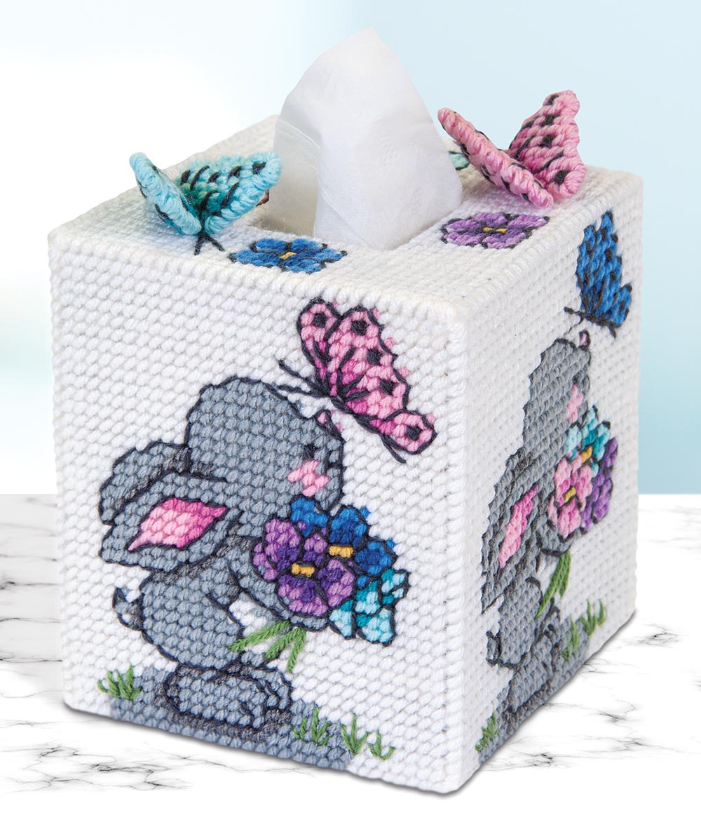 Vintage tissue box cover - White with blue design 1