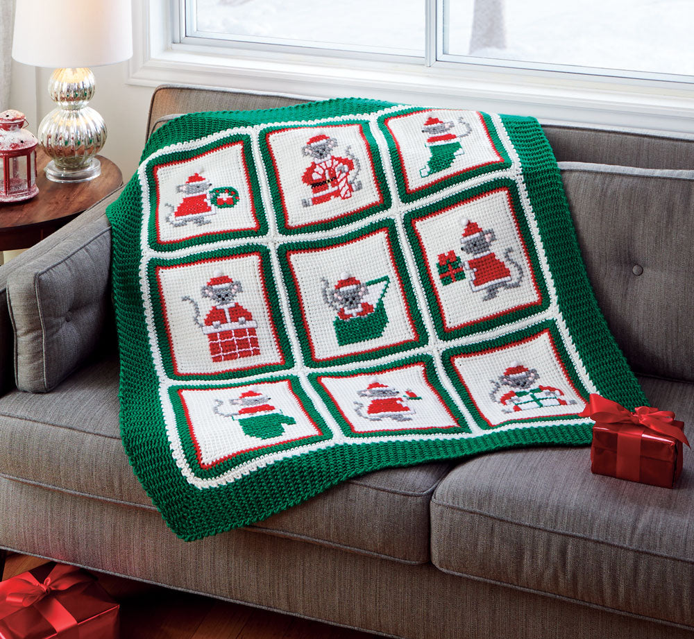 Santa Mouse Throw Pattern