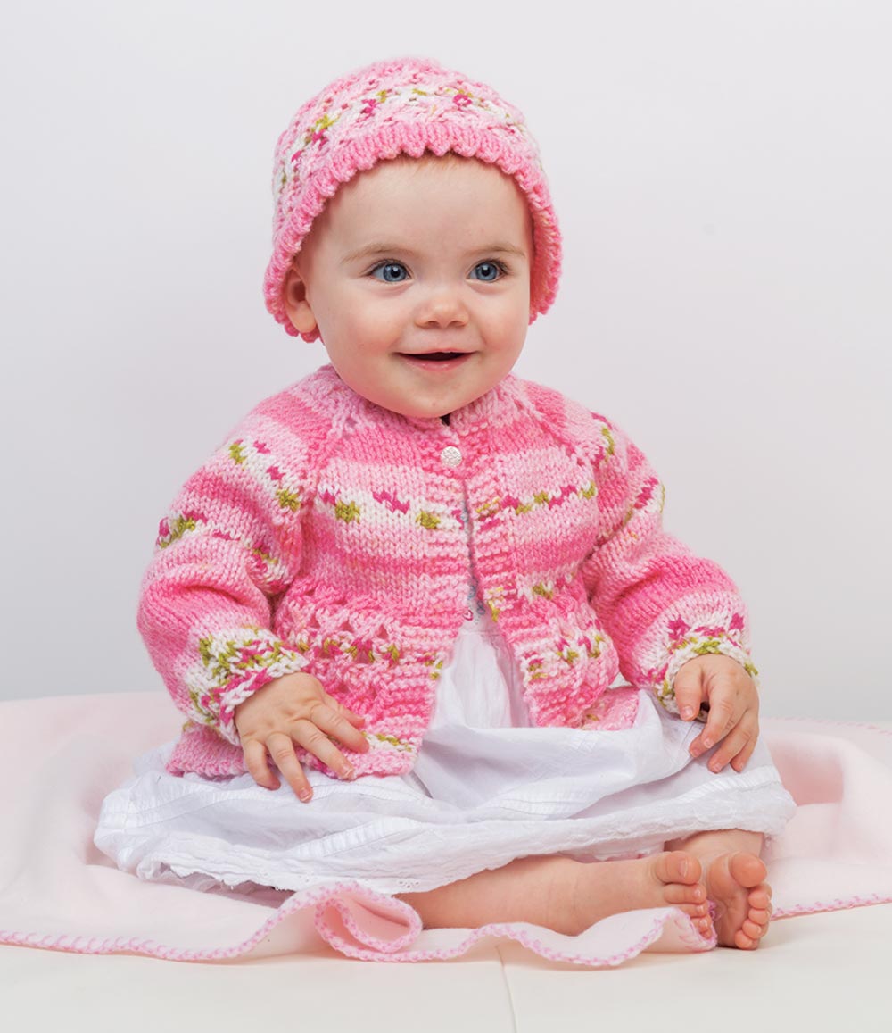 Modèle de cardigan et de chapeau en treillis