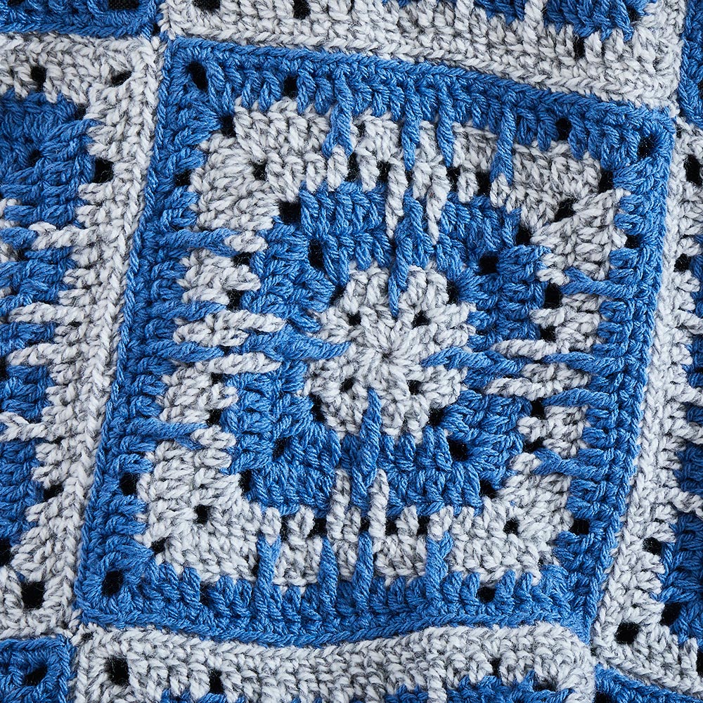 Jeté aux couleurs contrastées