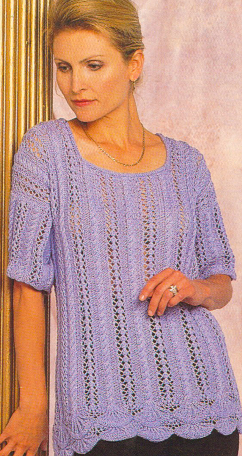 Modèle de tunique à bords festonnés