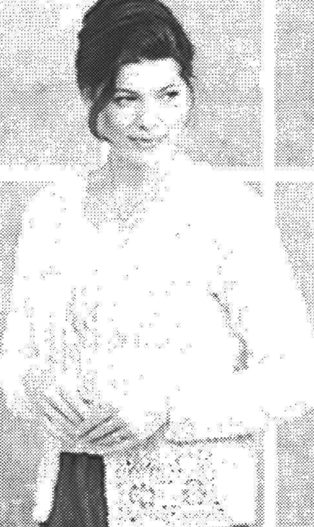 Patrón de chaqueta Chanel con medallón de encaje