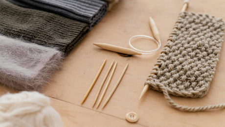 3 types of knitting needles