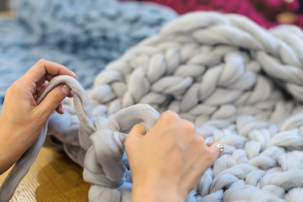 Super Chunky Knit Blanket, Chunky Knits, Merino Wool Blanket, Knitted  Blanket, Chunky Yarn, Arm Knitted Blanket From Merino Wool -  Canada