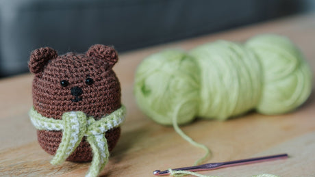 How to Knit With One Knitting Pin