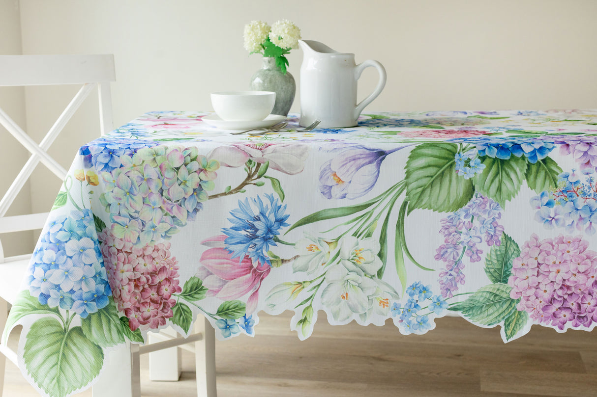 Hampton Garden Shaped Edge Tablecloth
