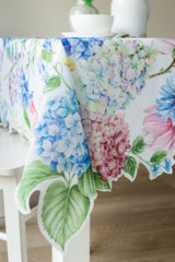 Hampton Garden Shaped Edge Tablecloth