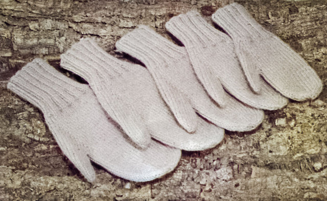 Mitts for the Family Pattern – Mary Maxim