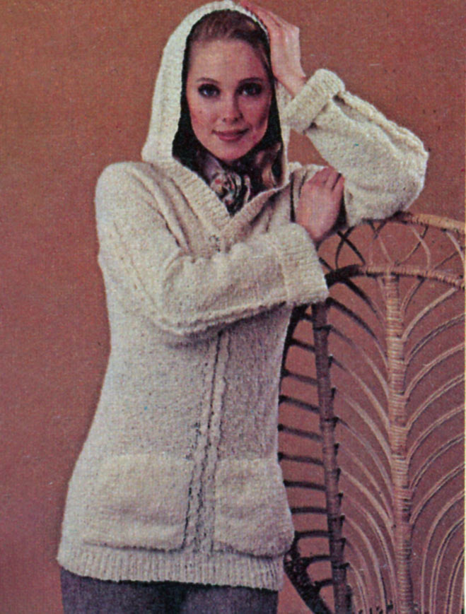 Modèle de pull à capuche pour femme
