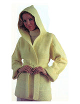 Patrón de chaqueta con capucha para mujer