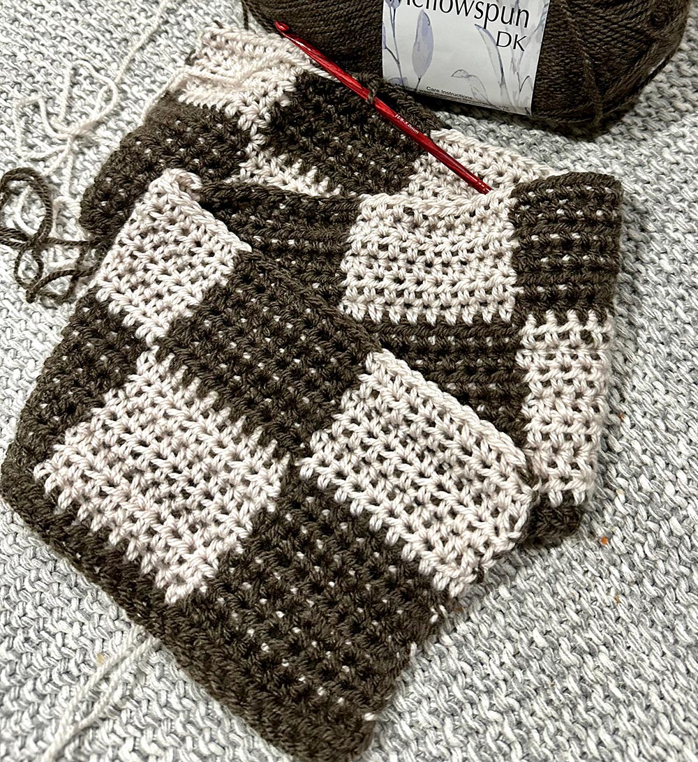 Checkmate Crochet Cowl
