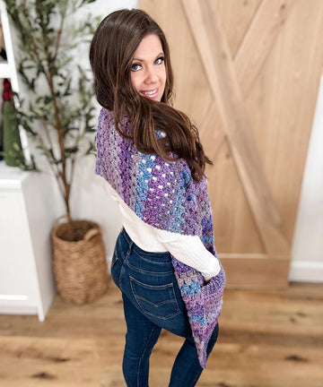 Chunky Granny Pocket Shawl – Mary Maxim - Main Image