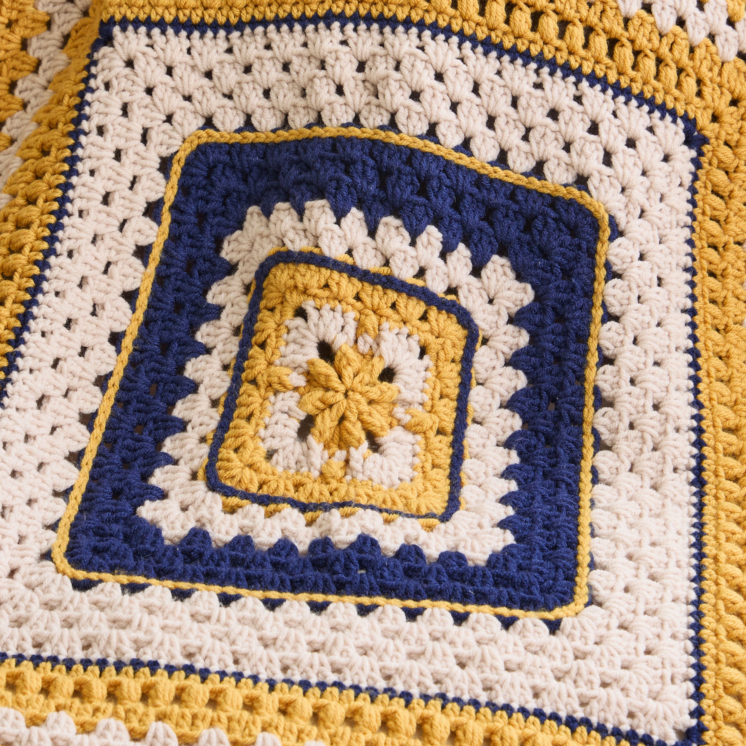 Ashleigh's Garden Blanket – Mary Maxim