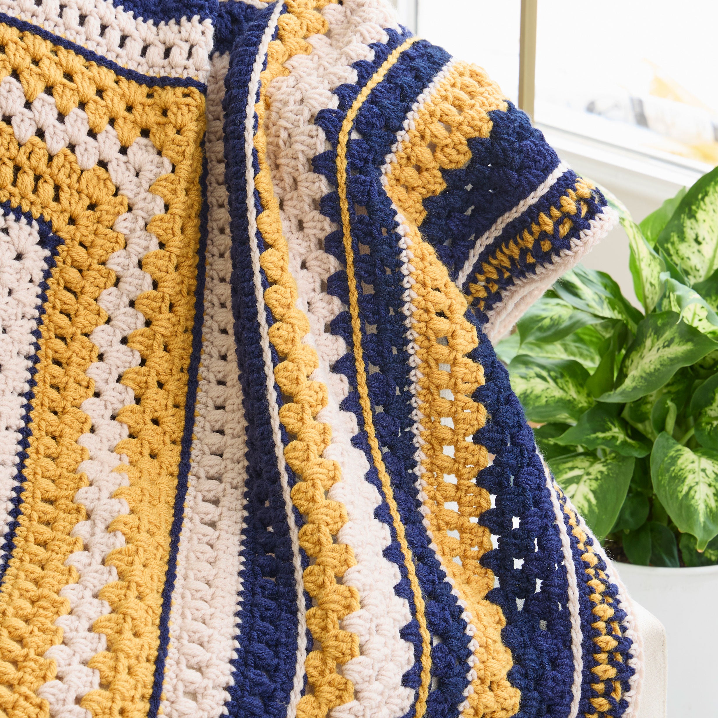 Ashleigh's Garden Blanket – Mary Maxim
