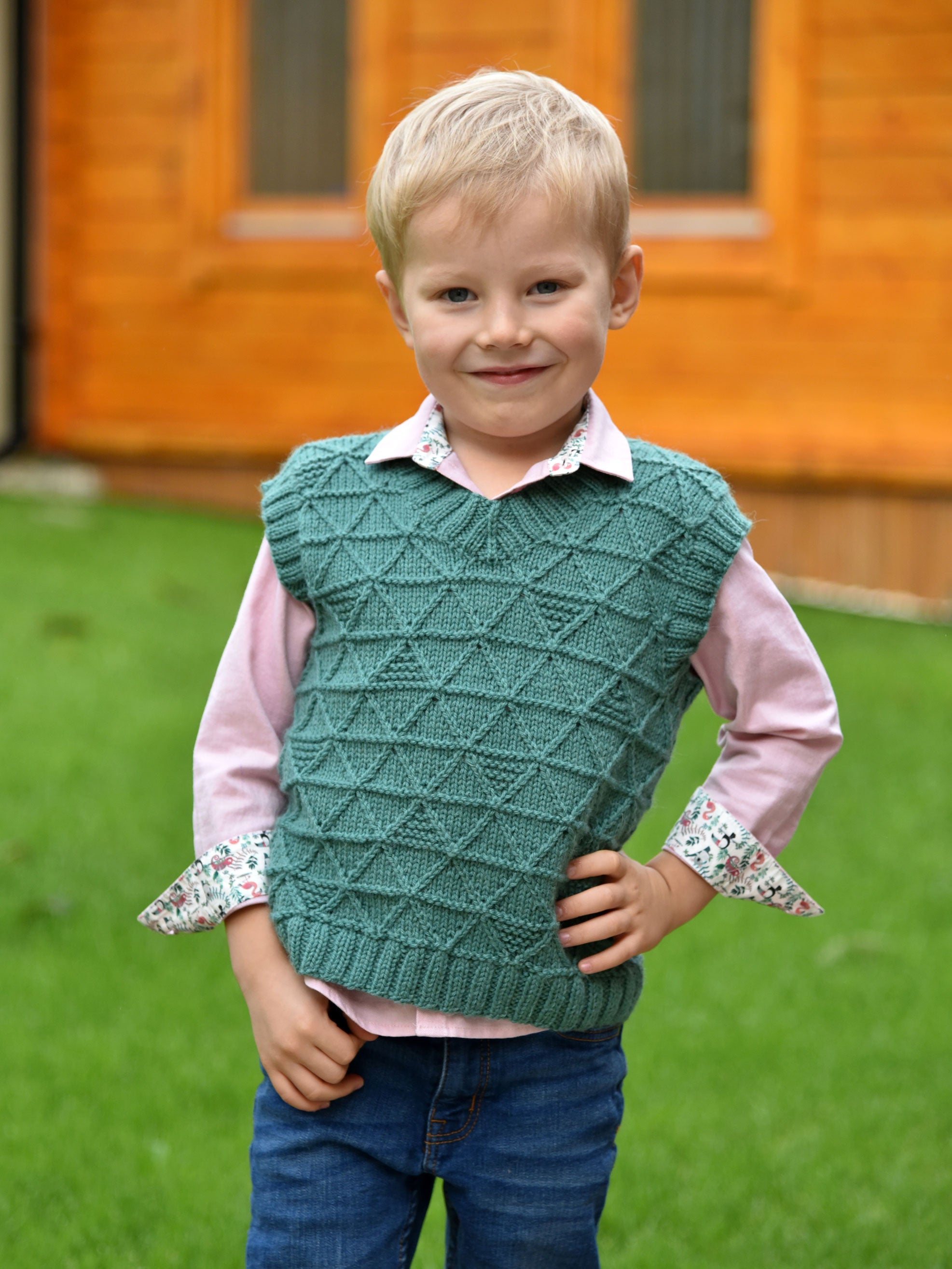 Trimetry Vest – Mary Maxim