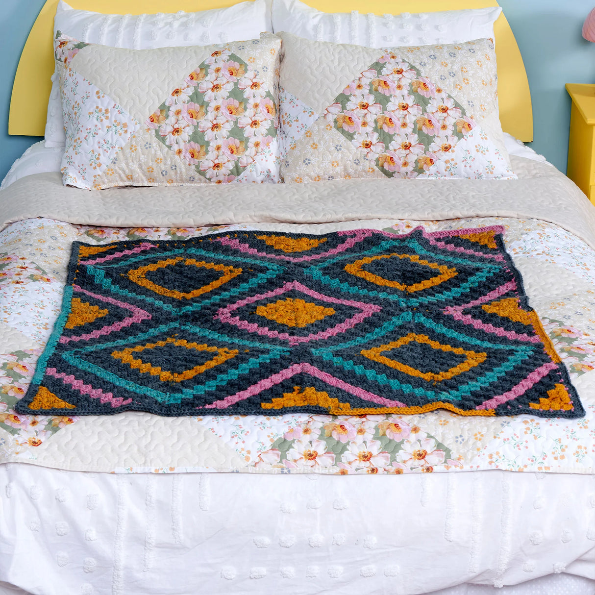 Free Red Heart Classic Quilt Crochet Blanket Pattern