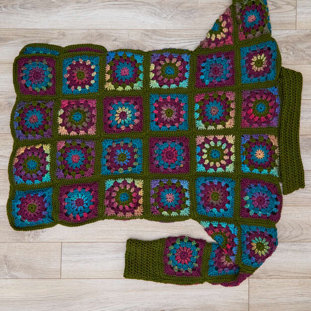 Free Sweater Coat in Grannies Pattern – Mary Maxim