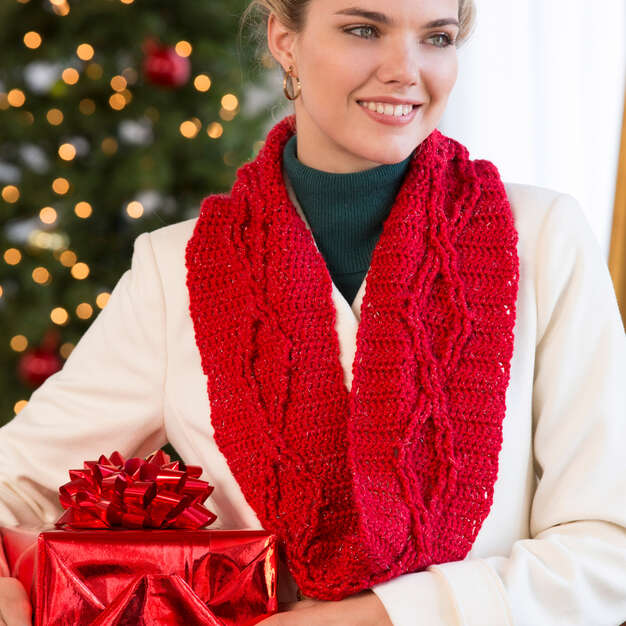 Free Diamond Cables Cowl Pattern