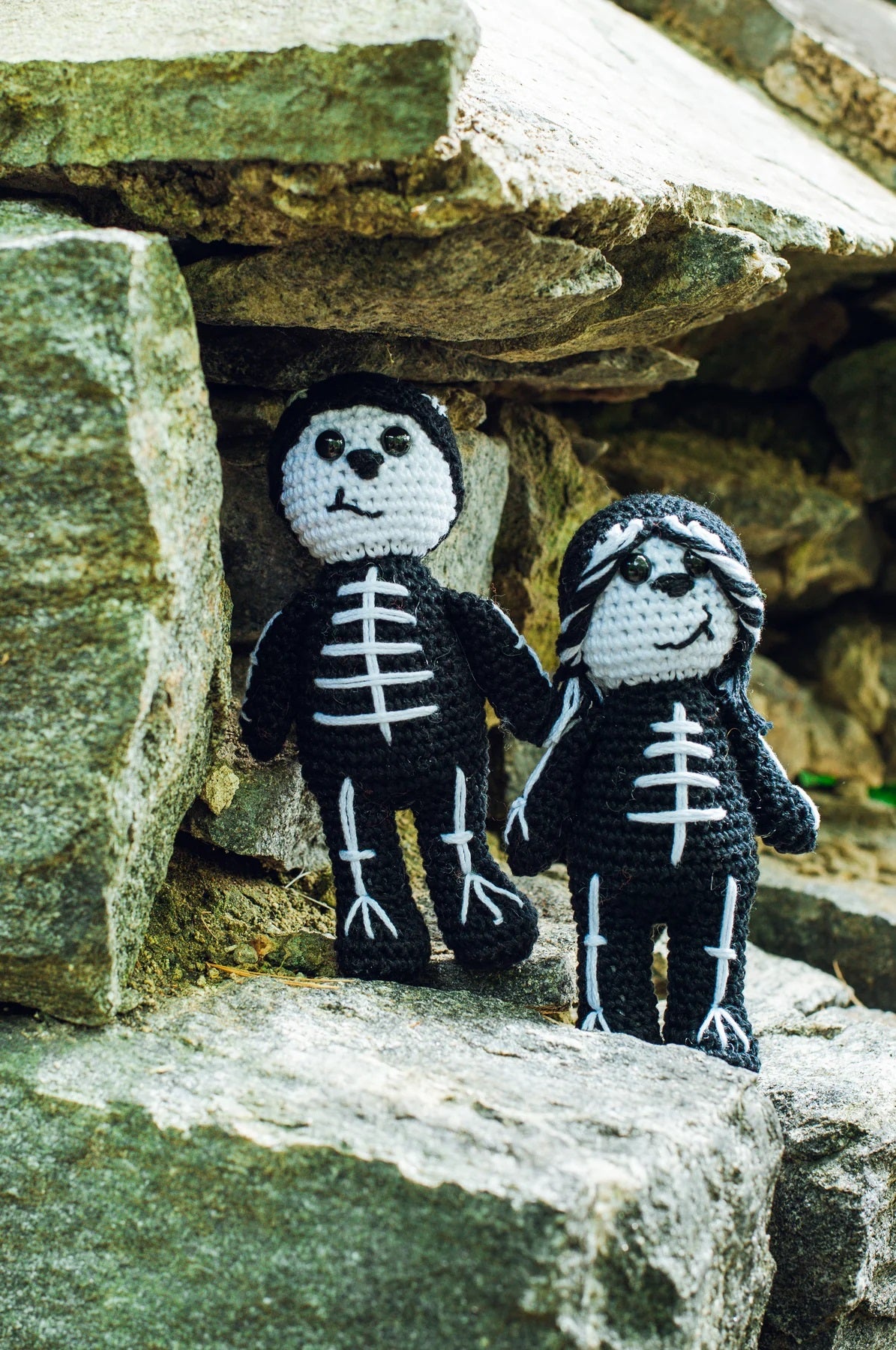 Free Mr & Mrs Skeleton Pattern – Mary Maxim
