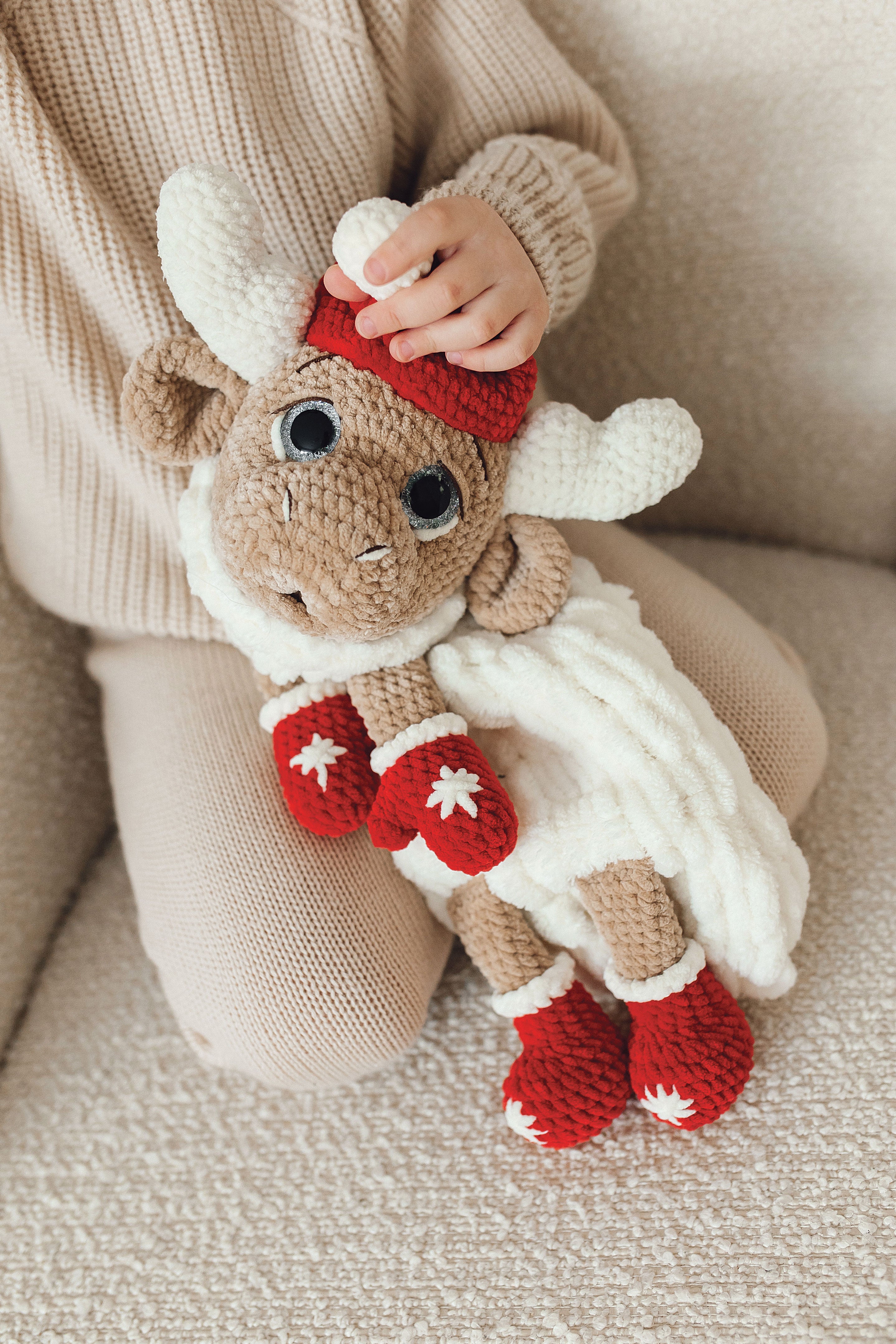 Christmas Moose Pajama Holder – Mary Maxim