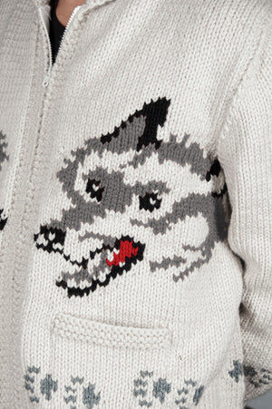 White Background/Medium Grey Wolf