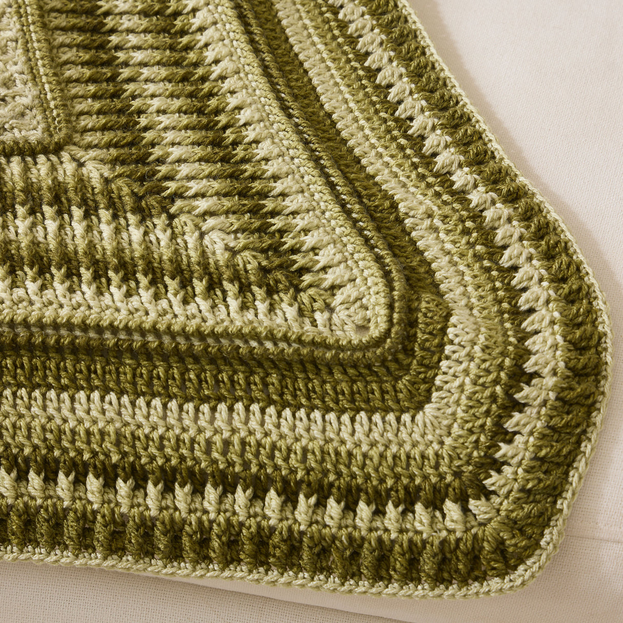 Unique Vibrato Crochet Throw