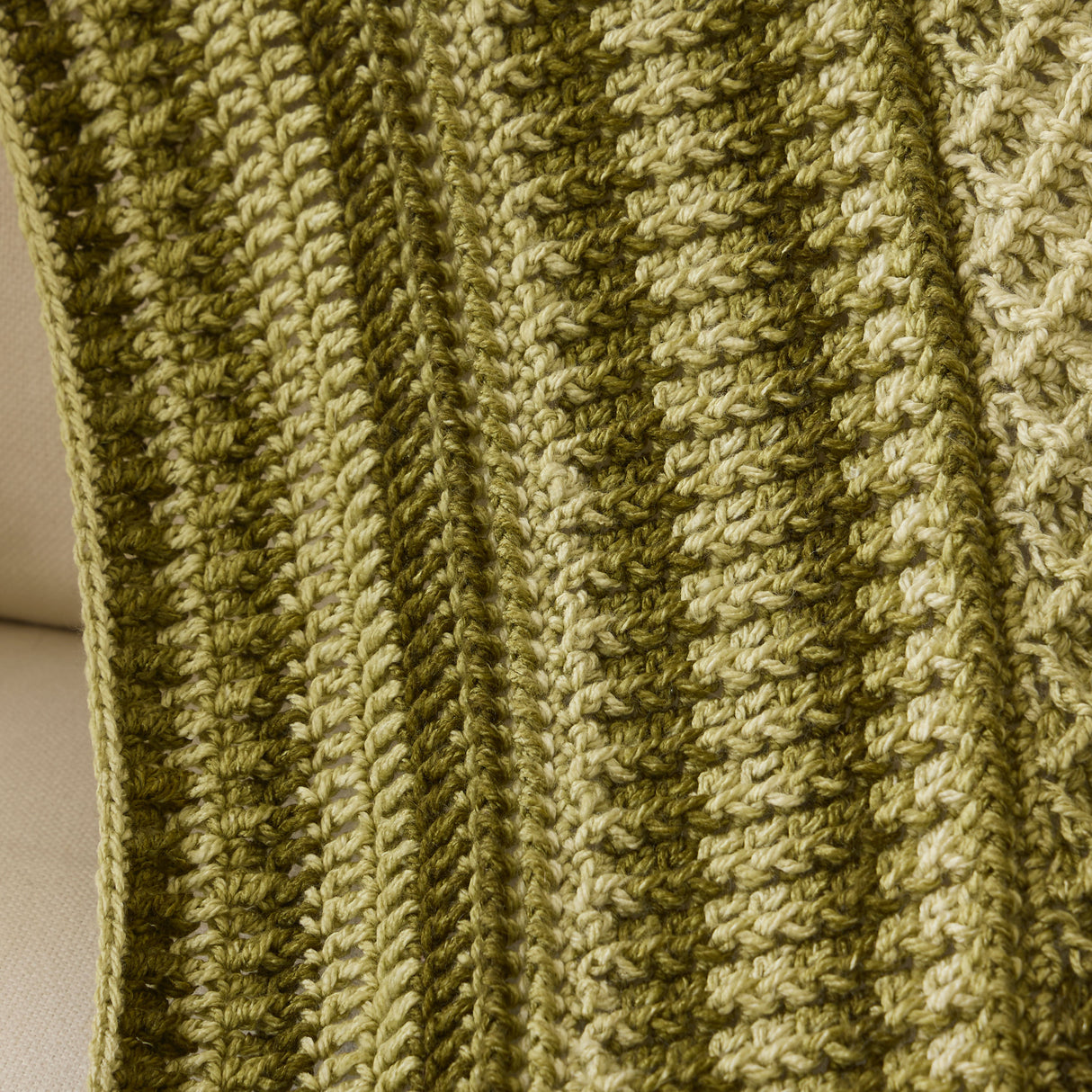 Unique Vibrato Crochet Throw