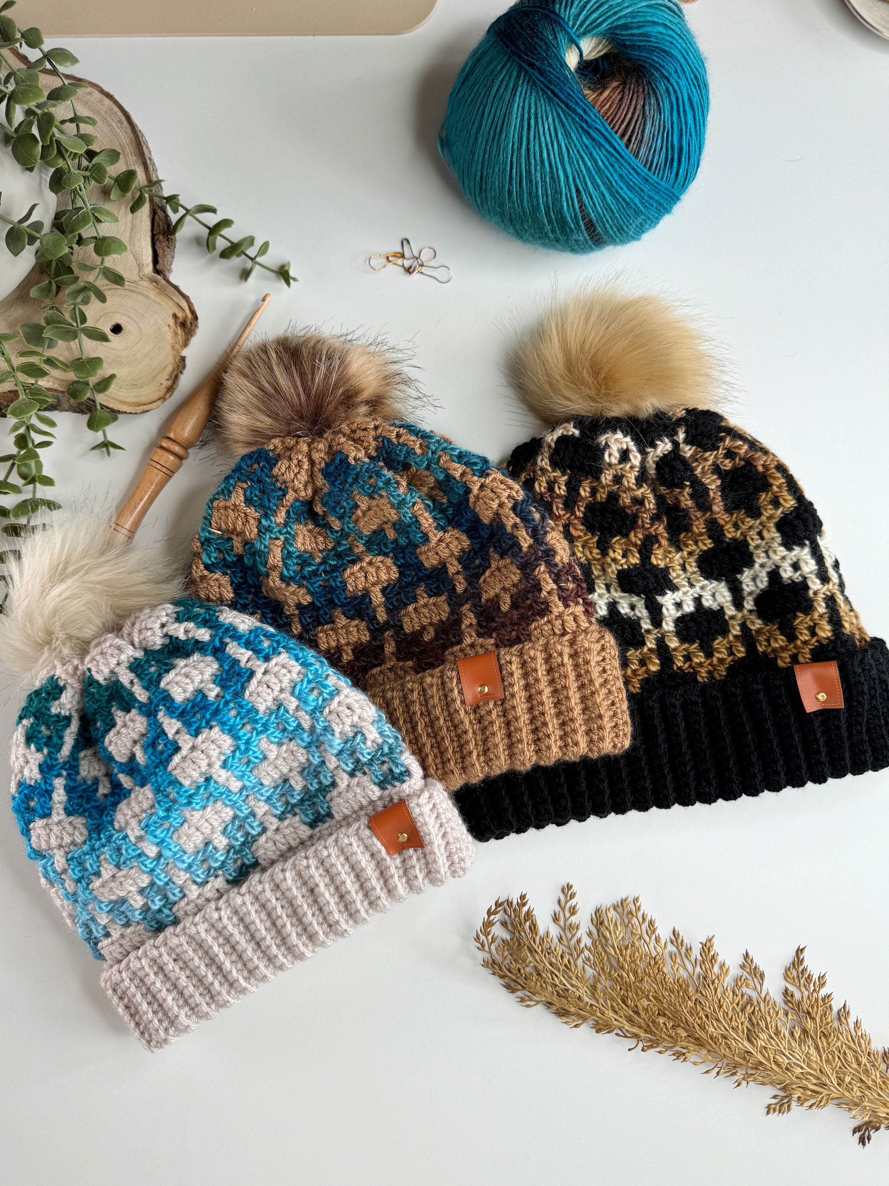 Labyrinth Hat – Mary Maxim