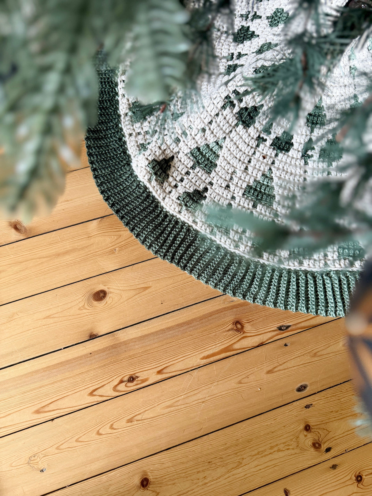 Twinkling Trees Crochet Tree Skirt