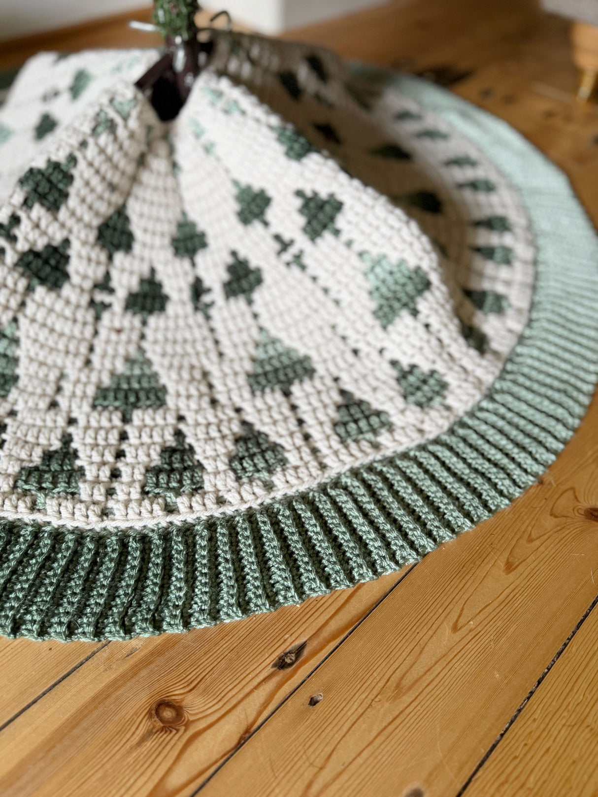 Twinkling Trees Crochet Tree Skirt