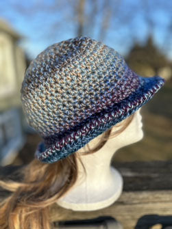 Pixelated Bucket Hat – Mary Maxim display picture 1