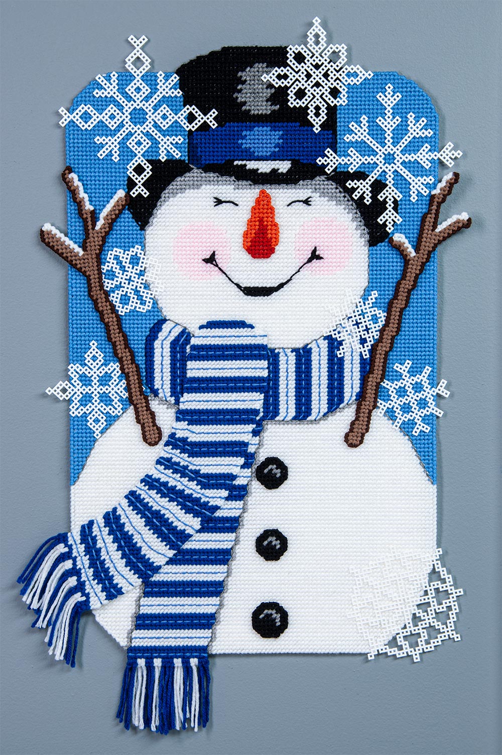 Snowflakes & Snowman Plastic Canvas Ensemble – Mary Maxim display picture 2