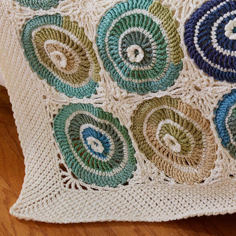 Scallops and Lace Throw – Mary Maxim