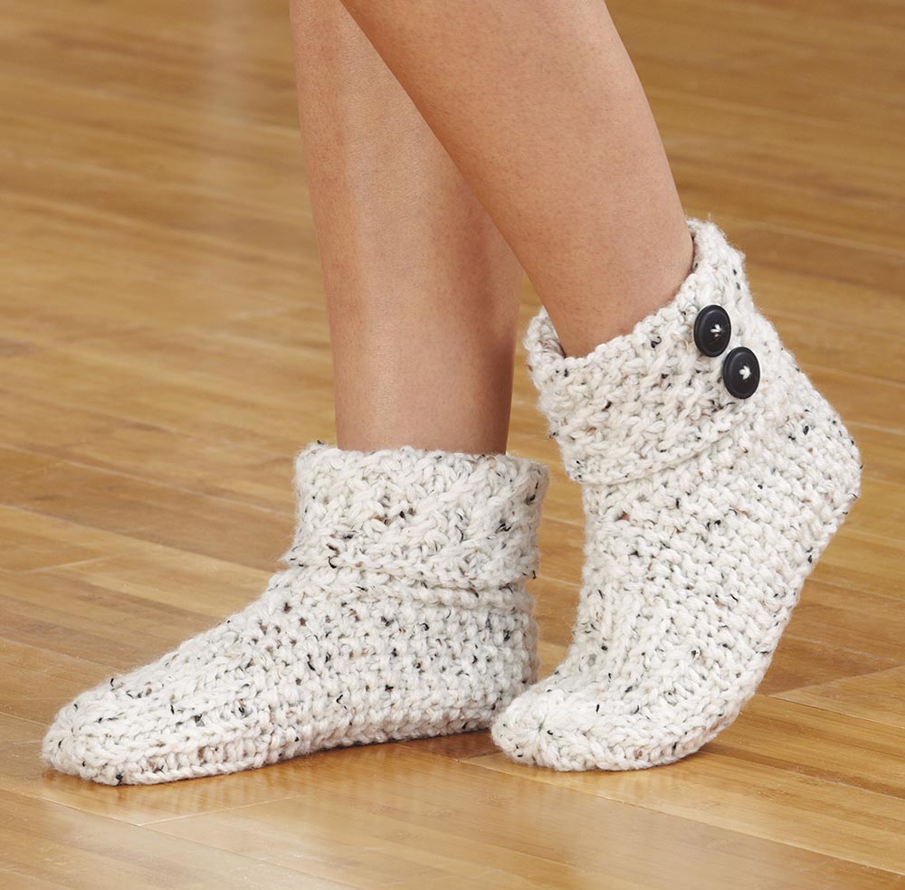 Modèle de pantoufles en tricot – Mary Maxim - Main Image